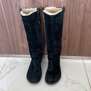 UGG’s F8911G Tall Black Boots